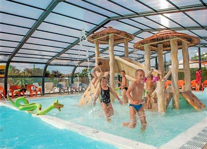 covered and heated swimming pool with paddling pool - Campsite Europa Saint Gilles Croix de Vie